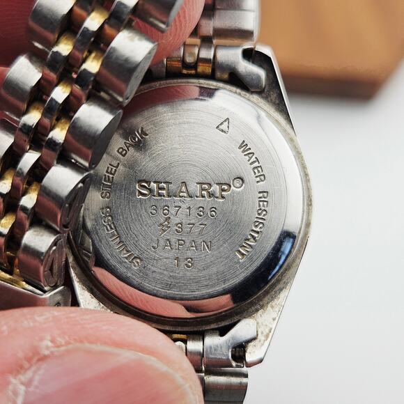 Vintage Sharp Silver tone Watch Yellow Date Dial Old Fashioned Grandpacore Retro - Picture 6 of 7